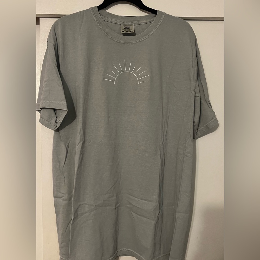 Women’s Green T-Shirt with embroidered Sunburst Design